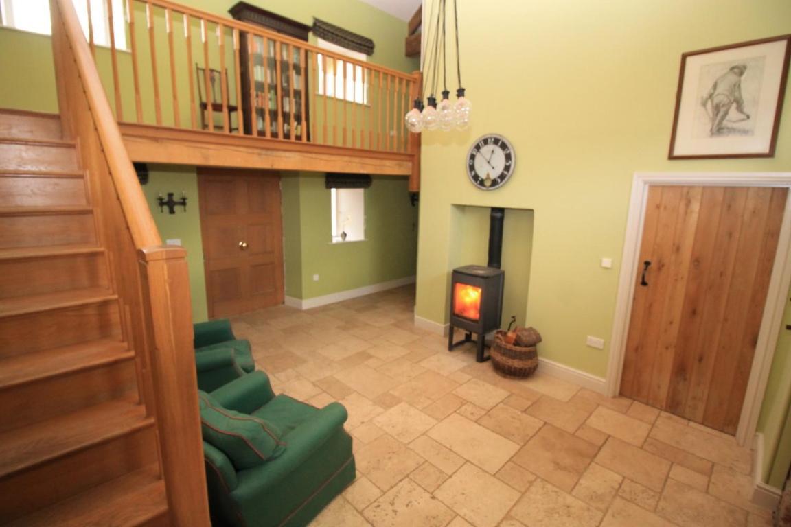 Country Retreat, Hot Tub, Games Room, Dog Friendly Holiday home